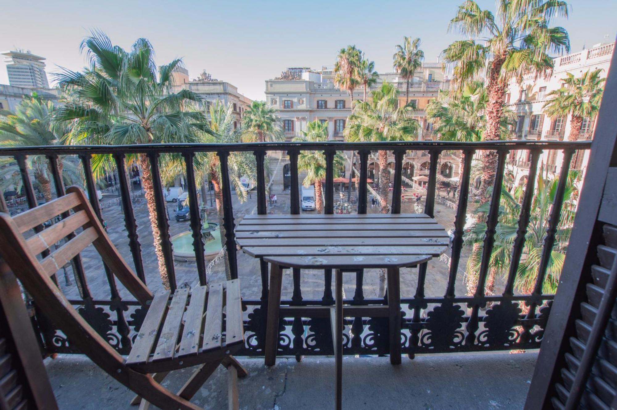 Barcelona Classic Plaza Real Apartments Exterior photo